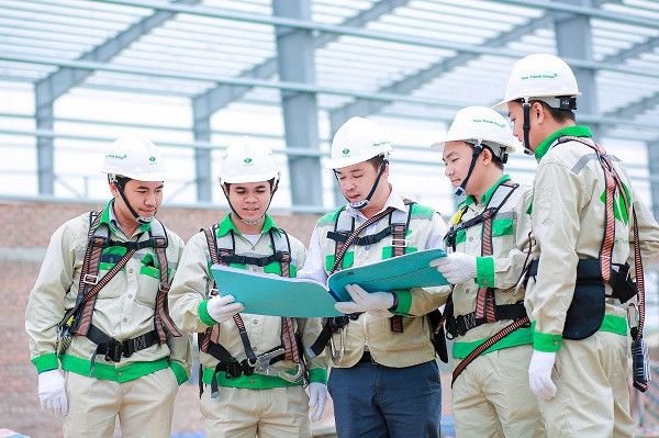 Lựa chọn đơn vị đặt may đồ bảo hộ lao động uy tín đảm bảo các thông số về an toàn và tiện ích cho công việc hằng ngày